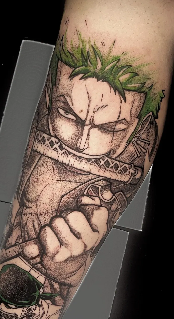 Tatuagem do Zoro (One Piece) em blackwork, fechamento da lateral da panturrilha, uma sessão