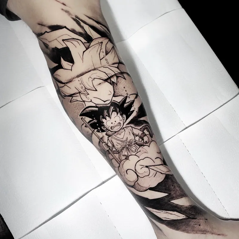 Tatuagem do Goku (Dragon Ball) em blackwork com traço de mangá, fechamento do antebraço, uma sessão